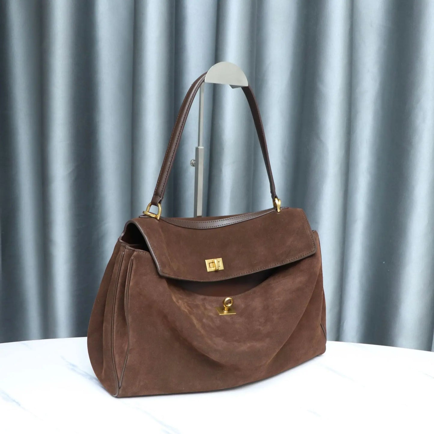 25 New Soft Suede Tote Bag Large Capacity Frosted Cowhide Lock Bag Women's Crossbody Shoulder Bag