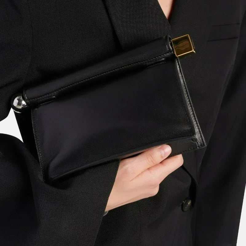 A New Luxury, Fashionable and Niche Rolled-up Clutch Bag for Women, A Versatile Folding Chain Single-shoulder Crossbody Bag
