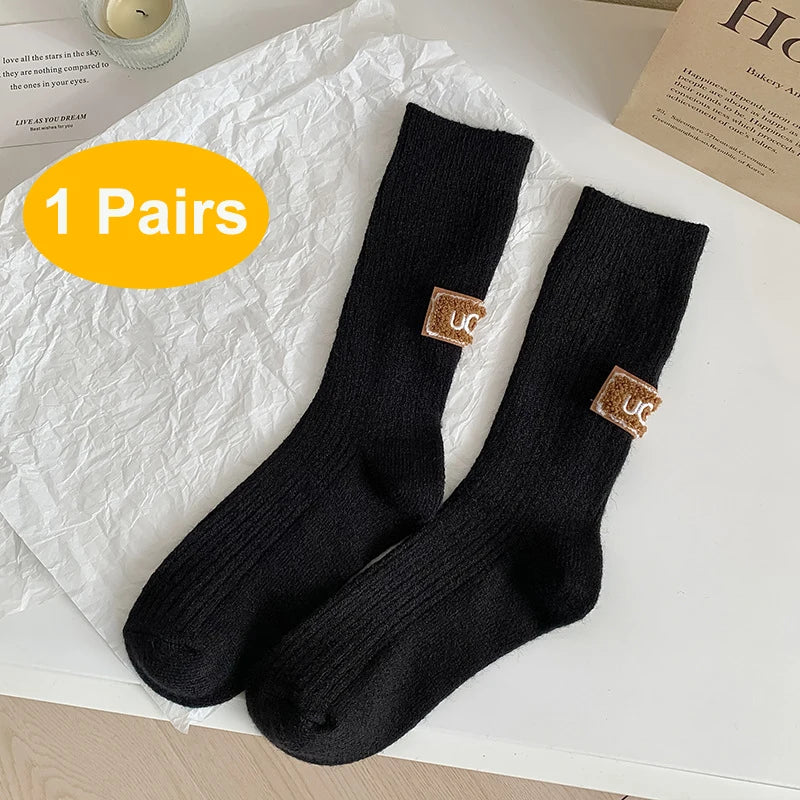 2 Pairs Cashmere Socks Winter Women Warm Wool Thickened Mid-Tube Trendy Heel Furry Label Letter Solid Color Snow Boot Socks New