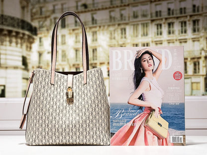 CH Classic Fashion Women's Bucket Bag Good Quality PVC Material Luxury Brand 2025 New Commuter Trend Crossbody Bag