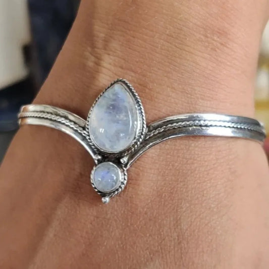 1-piece Retro Silver Color Teardrop Shaped Inlaid Stone Bracelet, Adjustable Accessory Jewelry for Both Men and Women