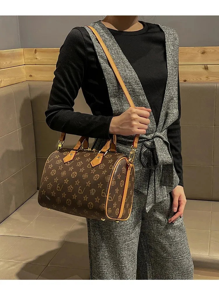 2024 Spring Summer New High-End Feelprinting Vintage Large Capacity Pillow Bag Fashionable Simple Commuting Crossbody Women's Ba