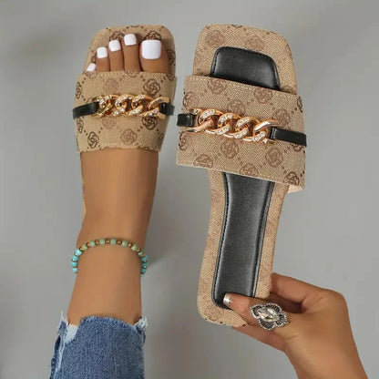 2024 New Summer Women Flat Slippers Luxury Outdoor Beach Flat Sandals Trend Brand Designer Slippers Women Big Size Slides Women
