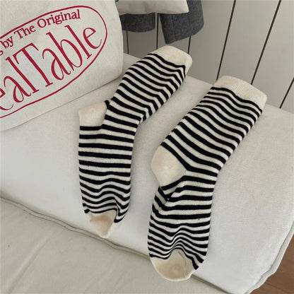 Korean Simple Colored Striped Cotton Socks Women’s Autumn Winter Breathable Middle Tube Socks College Style Trendy Casual Socks