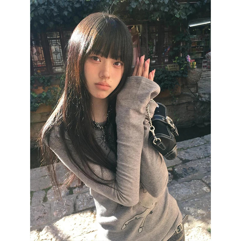 Tonngirls Japanese 2000s T-shirt Women Flare Sleeve Print Graphic Tops Warm Y2k Vintage Tee Tops Korean Style Tshirts Streetwear
