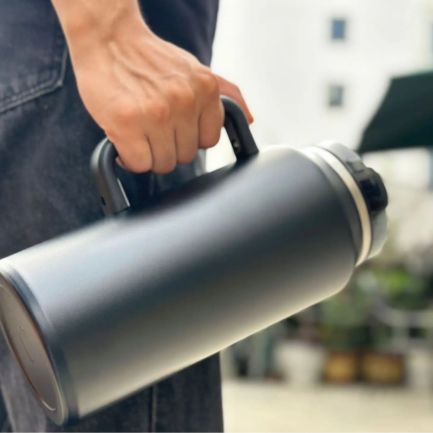 New 64OZ Handle Cup Double-layer Thermos Cup 304 Handle Car Water Cup with Straw for Hot and Cold Drinks, Camping and Sports