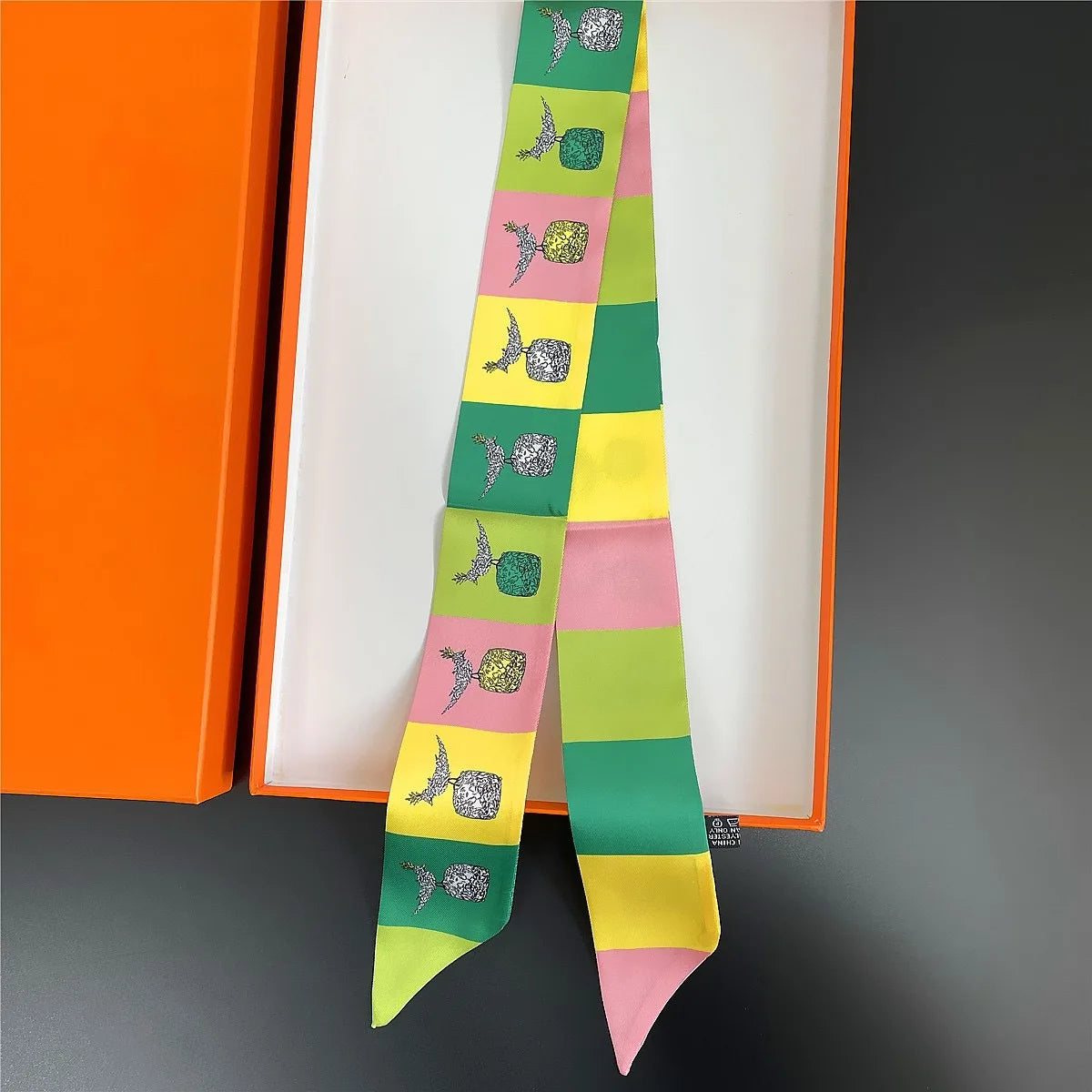 Luxury Brand Horse Bag Scarf 2024 New Design Womens Silk Scarf Fashion Head Scarf Headwear Long Skinny Scarves Bag Accessories