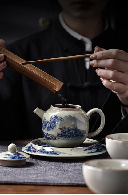 200ML Chinese Ceramic Teapot Ru Kiln Ice Crack Glaze Can Raise Tea Kettle Handmade Porcelain Teaware Household Tea Pots