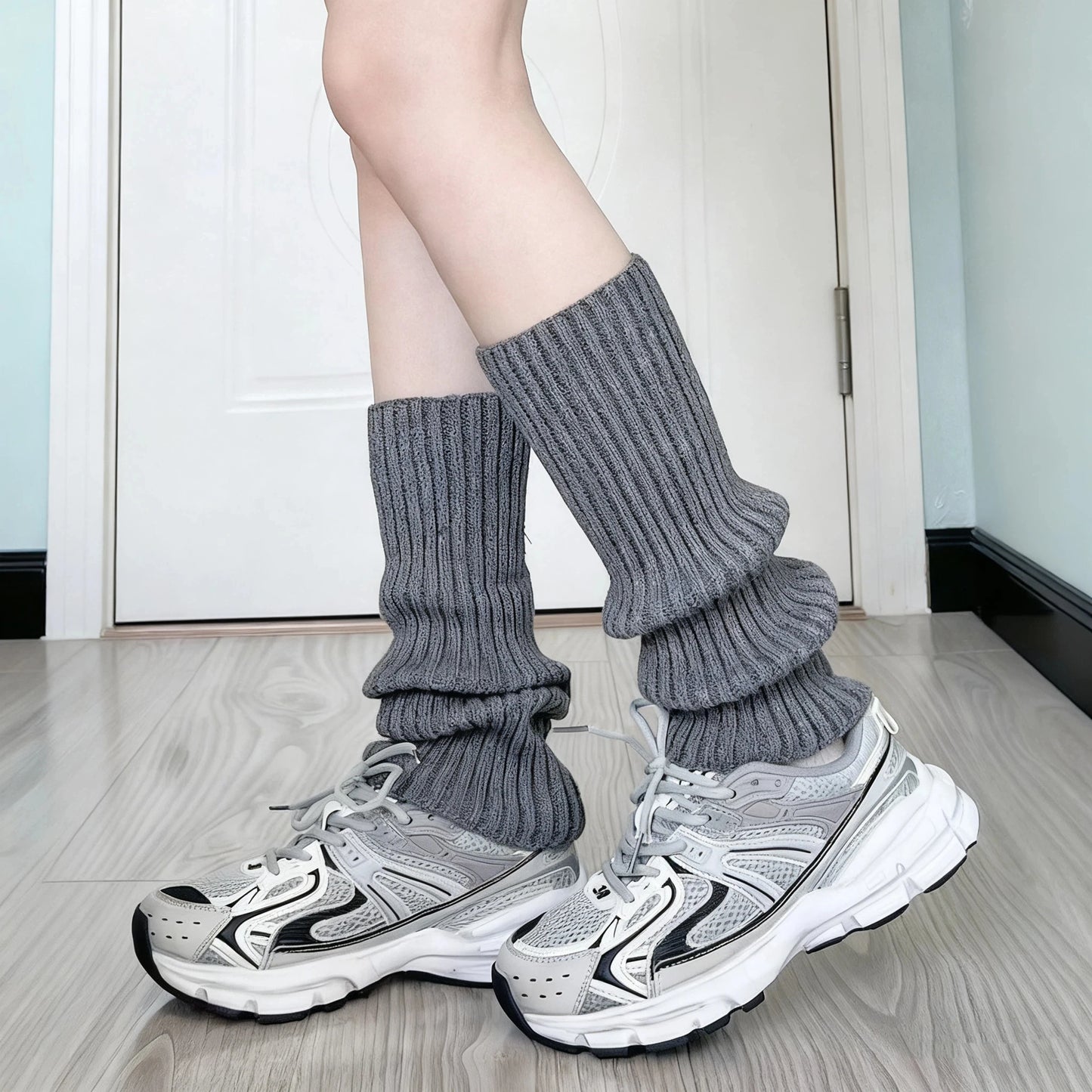 4 Pairs of Autumn and Winter Fashionable Women's Solid Color Vertical Stripe Socks With Y2K Style Warm Leg Protection Socks