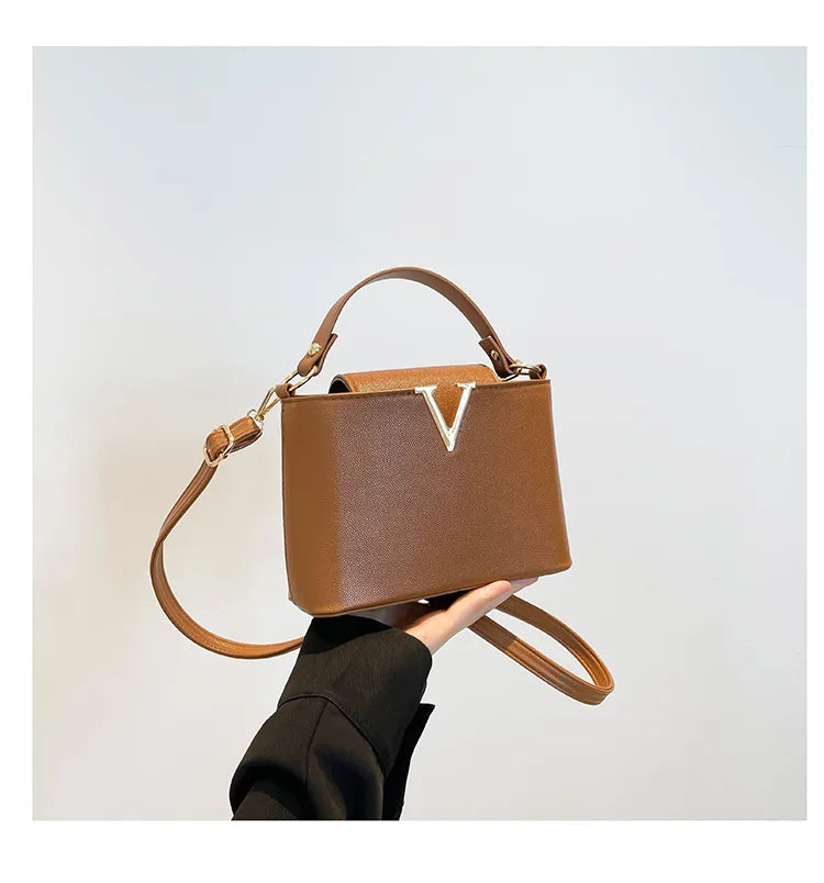 New Fashionable V Decor Shoulder Bag Trendy Ins Bucket Crossbody Handbag For Women