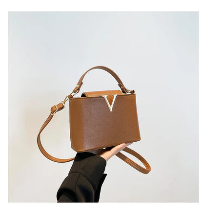 New Fashionable V Decor Shoulder Bag Trendy Ins Bucket Crossbody Handbag For Women