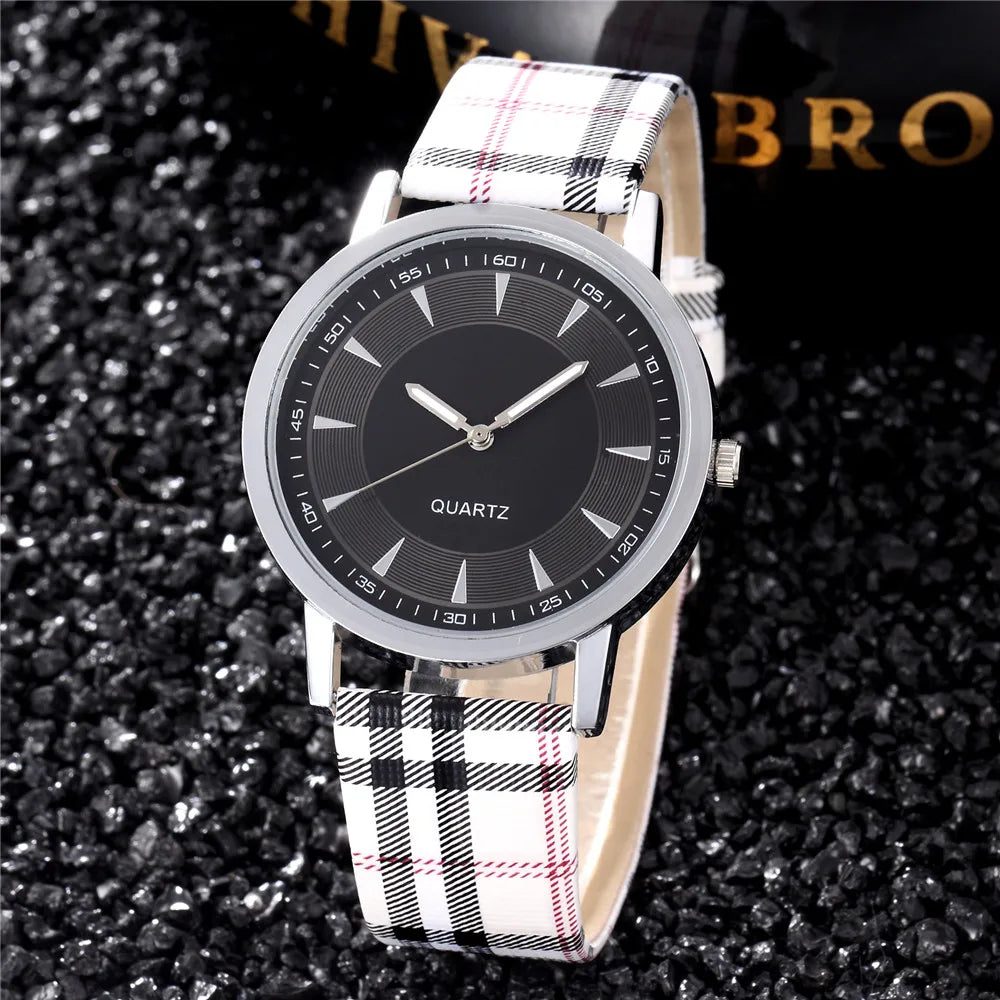 New Fashion Women Watch Simple Vintage Plaid Leather Strap Quartz Wristwatches Dress Casual Ladies Watch Clcok Relogio Feminino