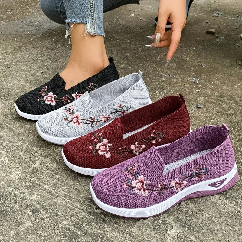 Lightweight Breathable Mesh Casual Shoes Comfortable Non Slip Soft Sole Sport Shoes Fashion Embroidered Large Size Women Shoes