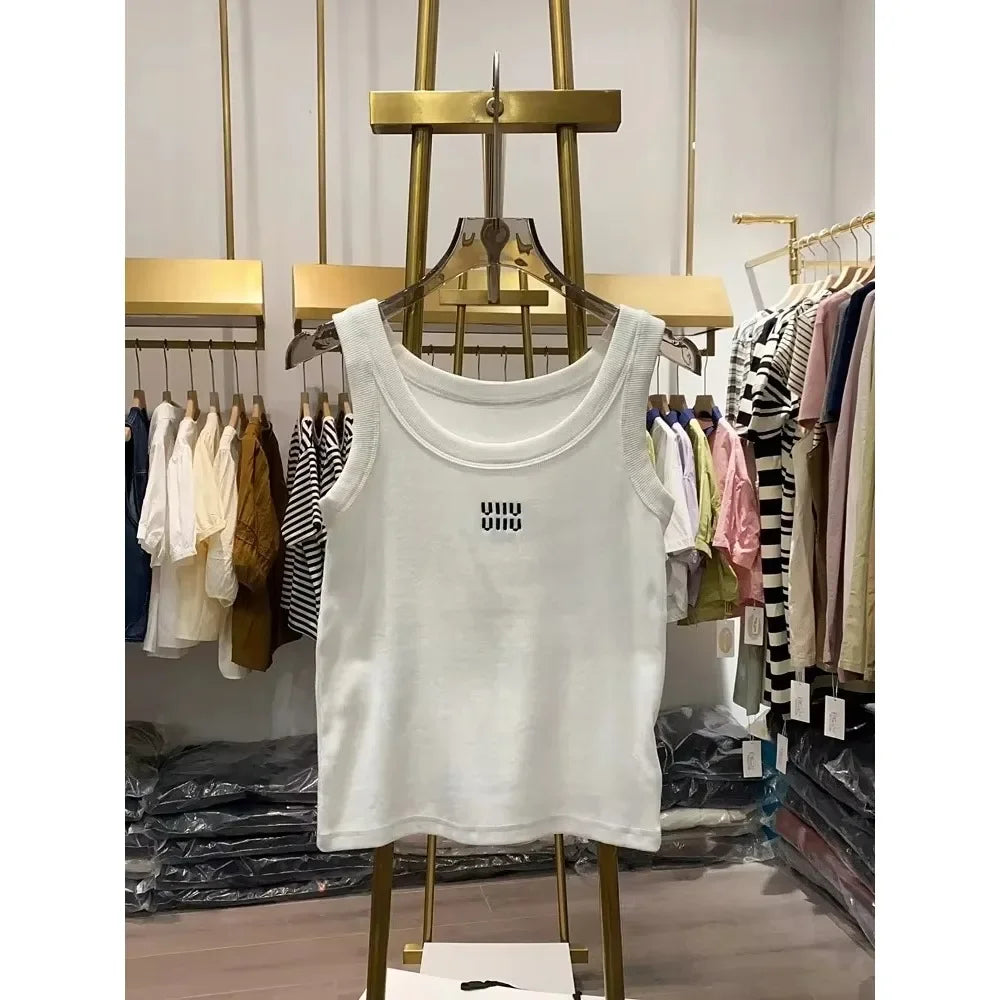 Super cool suspender vest, girls wear sexy tops inside, summer new models, sleeveless and slimming, sweet and spicy tops.