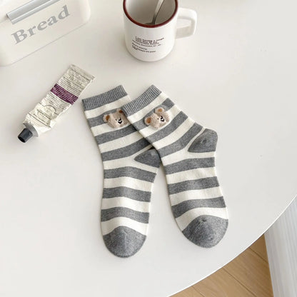1 pair of men's and women's socks, cartoon gentleman bear cotton Harajuku skateboard socks, novel and breathable Christmas gifts