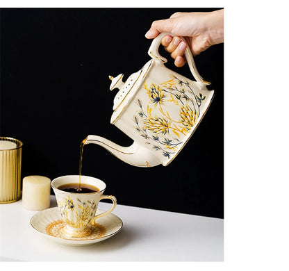 Beautiful Lovely Teapot English British Style 900 ML Canteen Watering Can Jug European High-Grade Porcelain Kettle Ceramic Pot