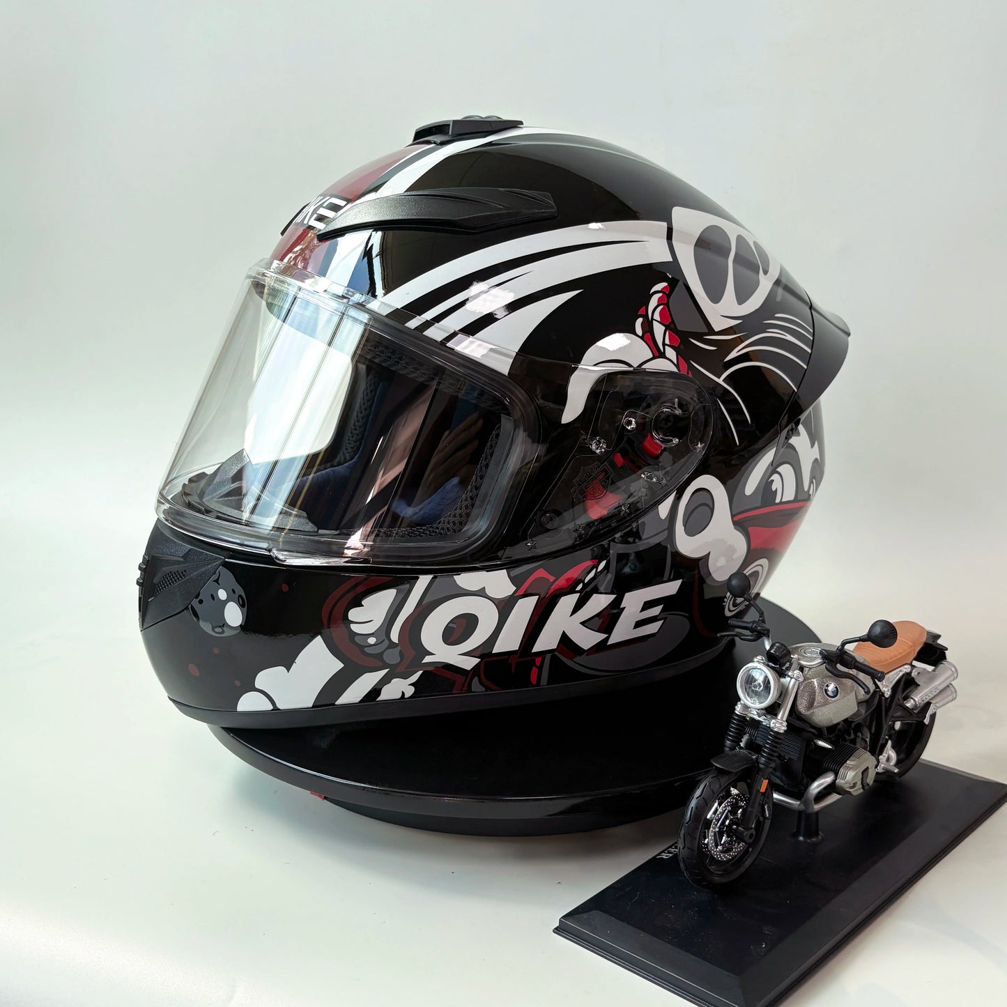 New Vintage Motorcycle Helmet Unisex Full Face Fog Proof Customizable Full Coverage Karting Helmet for Men And Women