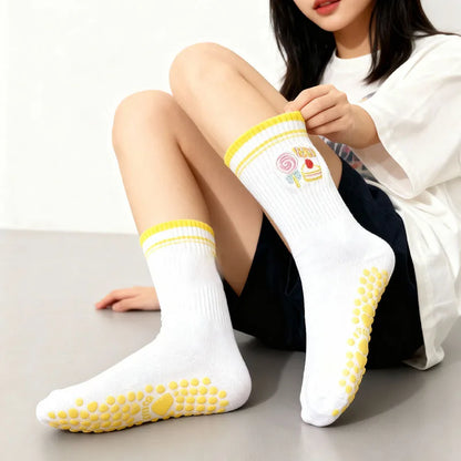 European sizes 36-43, 1 Pair of Heart-Shaped Lace Embroidered Yoga Socks, Mid-Calf Length, for Women