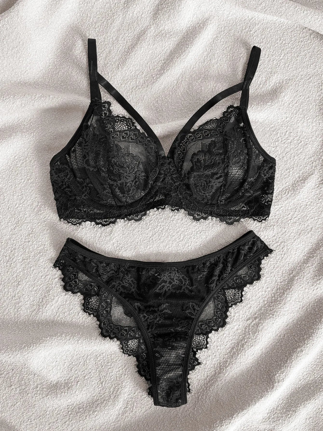 Women's Lingerie & Underwear， Eyelash Sxy Fancy Lace Strapping Underwire Bra &  Brazilian Panties ， Sexy Style