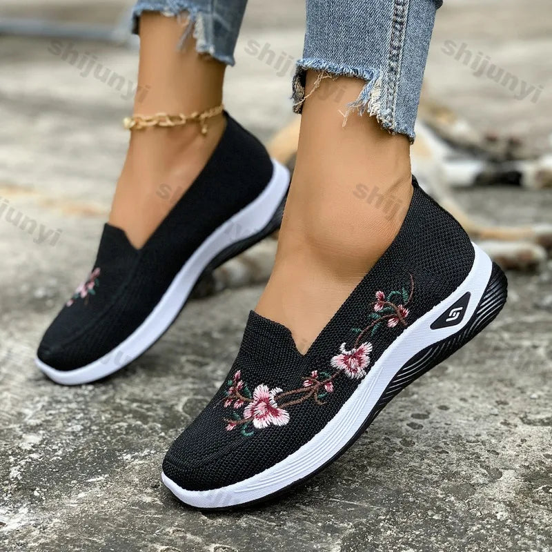 Lightweight Breathable Mesh Casual Shoes Comfortable Non Slip Soft Sole Sport Shoes Fashion Embroidered Large Size Women Shoes