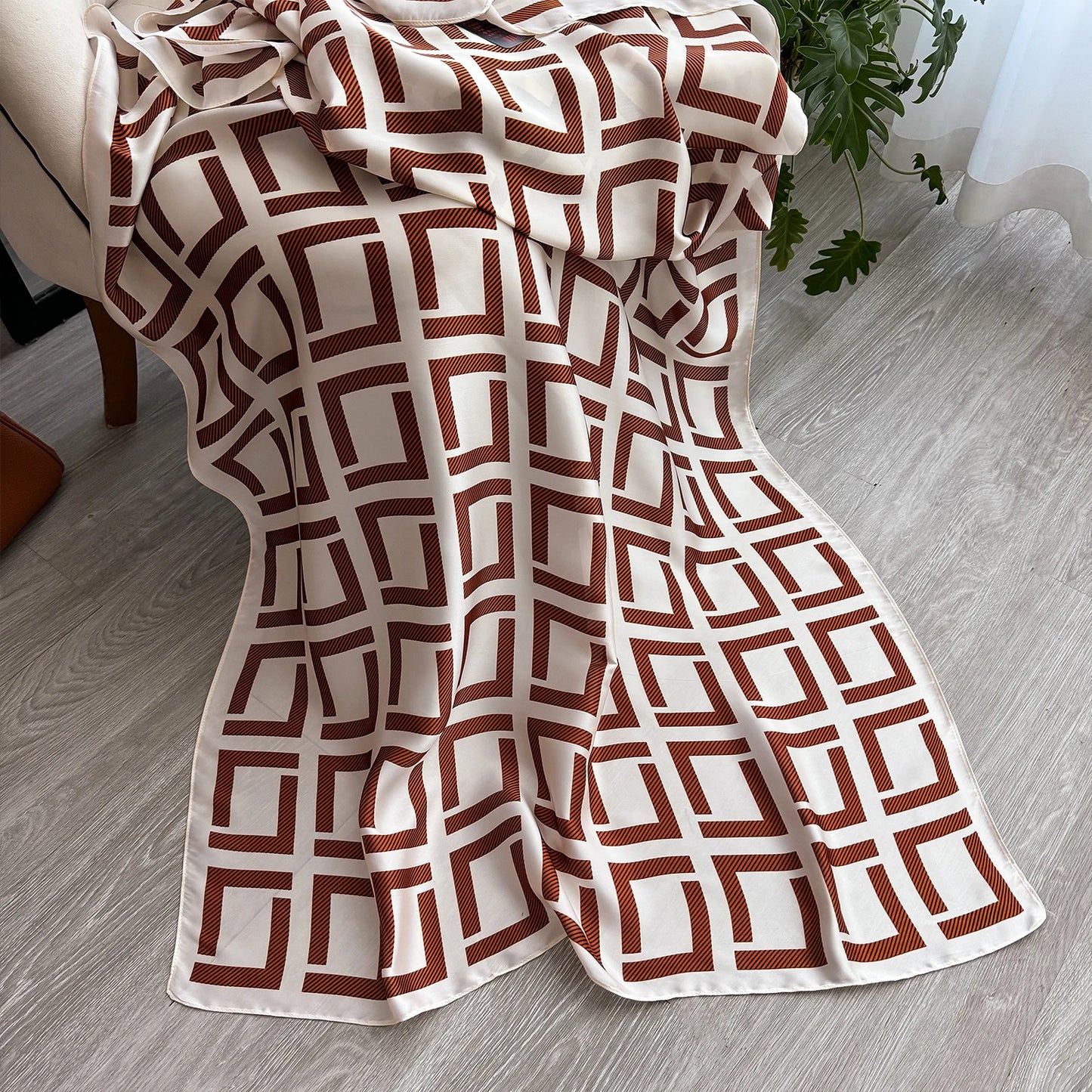 Luxury Brand Scarf Spring Summer Women Beach Sunscreen Fashion Party Shawl China Quality Silk Lady Popular Print Scarves Hijab