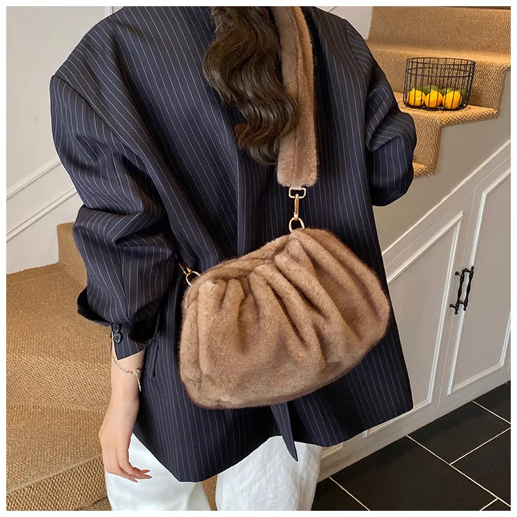Cute and Versatile Winter Crossbody Bags Mink Fur Wrinkle Relaxed Texture Cloud Shell Bag Women Fashion Tote Shoulder Bag