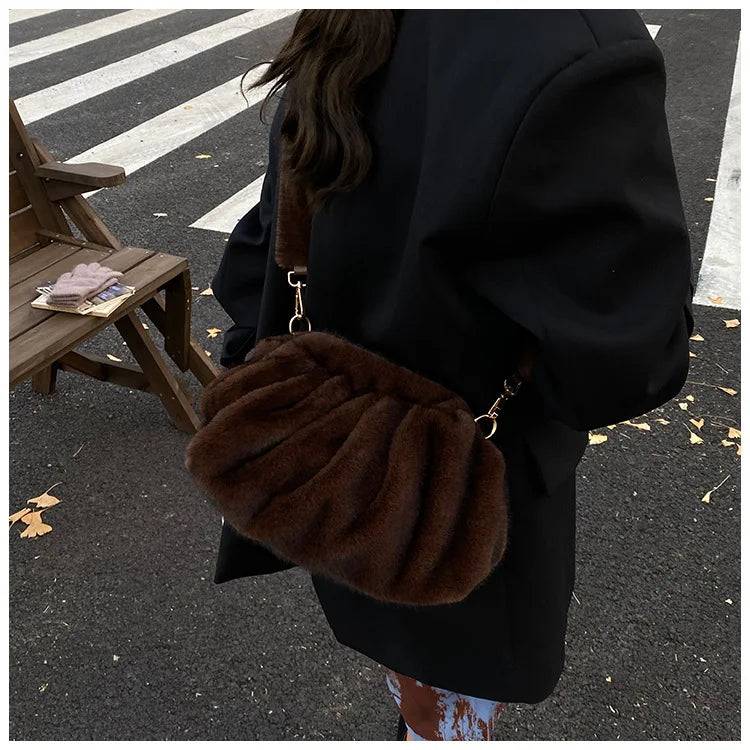 Cute and Versatile Winter Crossbody Bags Mink Fur Wrinkle Relaxed Texture Cloud Shell Bag Women Fashion Tote Shoulder Bag