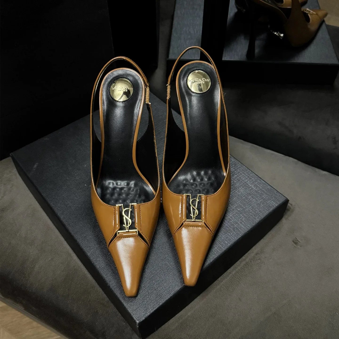 Pointed Toe Patent Leather Pumps Women Metal Decor Shallow Mouth Thin Heel Sandals Spring Summer Party Dress Shoes Single Shoes