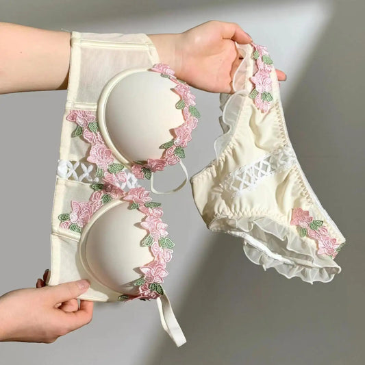 New French Retro Sexy Lace Sweet Floral Embroidery Bra Push-up Bra