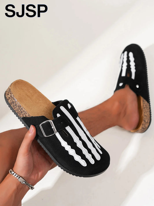 Men's New Half-Slip Halloween Trendy Skeleton Print Slip-On Design Sandals, Closed-Toe Low-Top Buckle Strap Casual Slippers, Suitable for Indoor and Outdoor Wear, Spring, Summer, and Autumn, Unique Street Style Simple Design