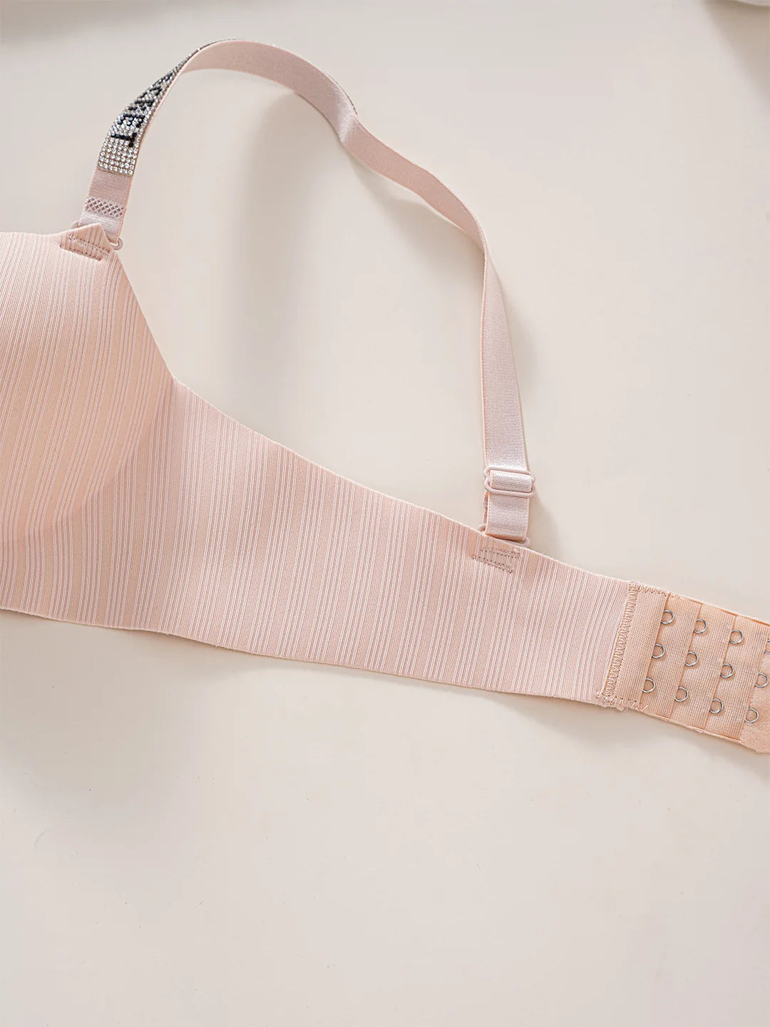 Shantou Seamless Bra Nylon Fabric Comfortable No Steel Ring Strap Underwear Women Gather Small Chest Look Big Sexy Bra