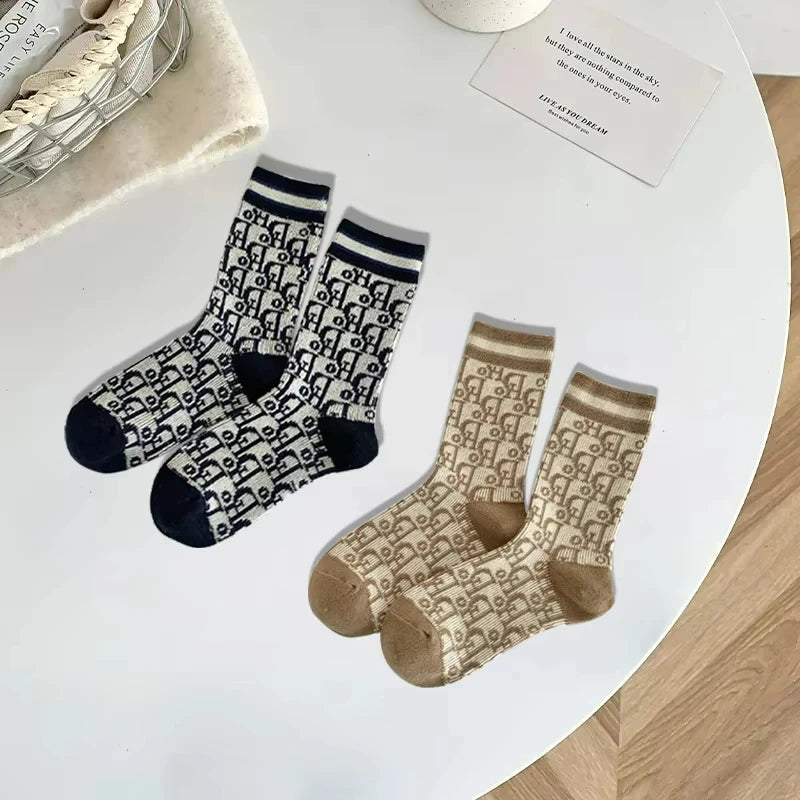 Kuwa 1/2Pairs Trendy Winter Wool Socks Ladies Monogram Pattern Solid Color Thickened Middle Tube Socks Breathable Wholesale