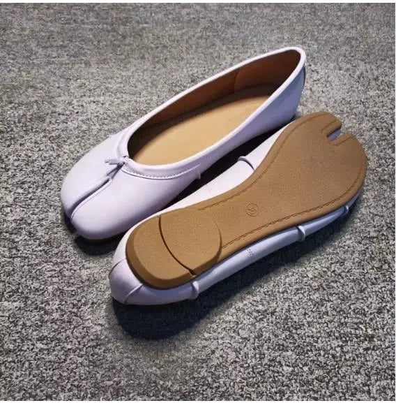 Fashion Hot PU Leather Tabi Shoes Women Handmade Women Flats High Quality Shoes Luxury Design Split-Toe Mules Shoes