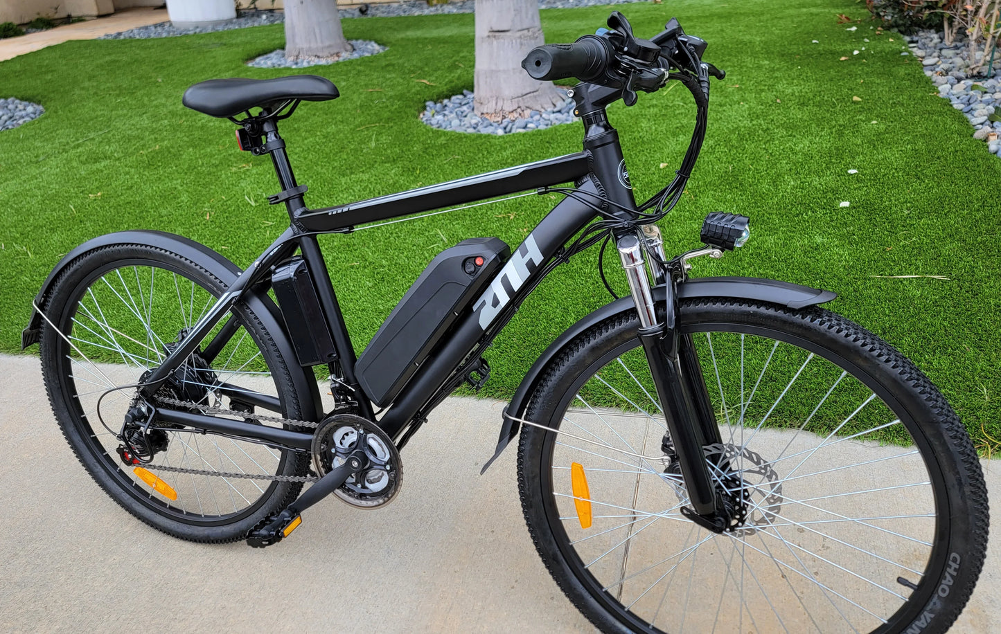 500W Peak Motor Electric Bicycle for Adults,26'' Fat Tire Electric Bike,374.4Wh/10Ah Battery,21-Speed E-bike