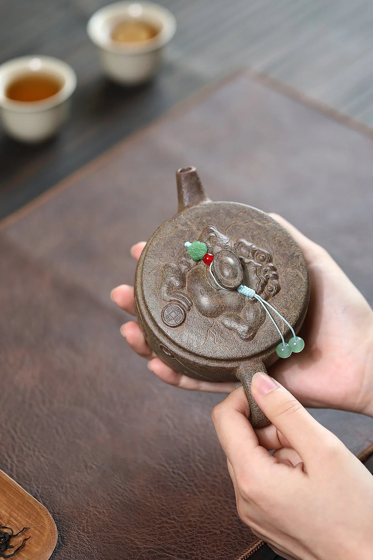 250ml Exquisite Yixing Purple Clay Teapots Master Handmade Large Caliber Pot Raw Ore Agilawood Mud Kettle Chinese Zisha Tea Set