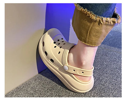 A Pair of Women's Fashionable Clogs, Women's Wear-Resistant and Comfortable Thick-Soled Beach Shoes, Outdoor Casual Trendy Women's Shoes