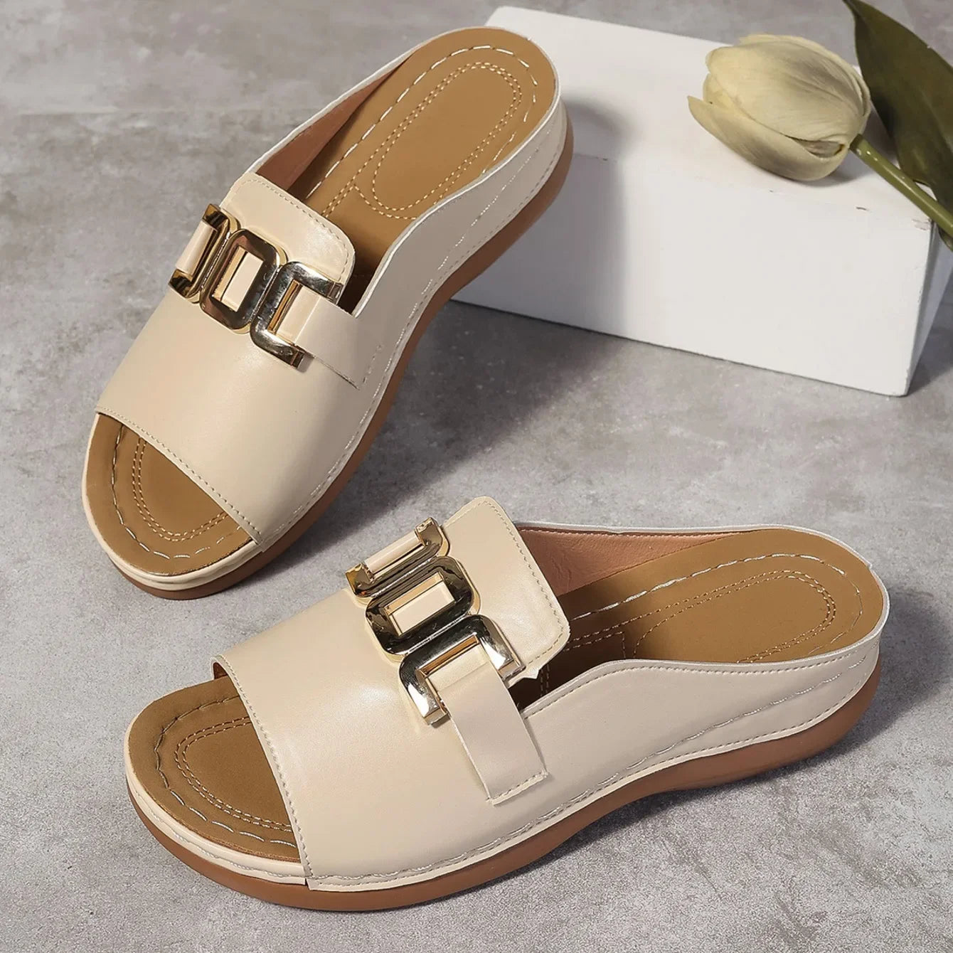 2025 Women Slippers Casual Flat Open Heel Shoes Lightweight Comfortable Sports Slippers Fashion Designer Sandals Slides Women