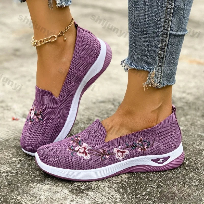 Lightweight Breathable Mesh Casual Shoes Comfortable Non Slip Soft Sole Sport Shoes Fashion Embroidered Large Size Women Shoes