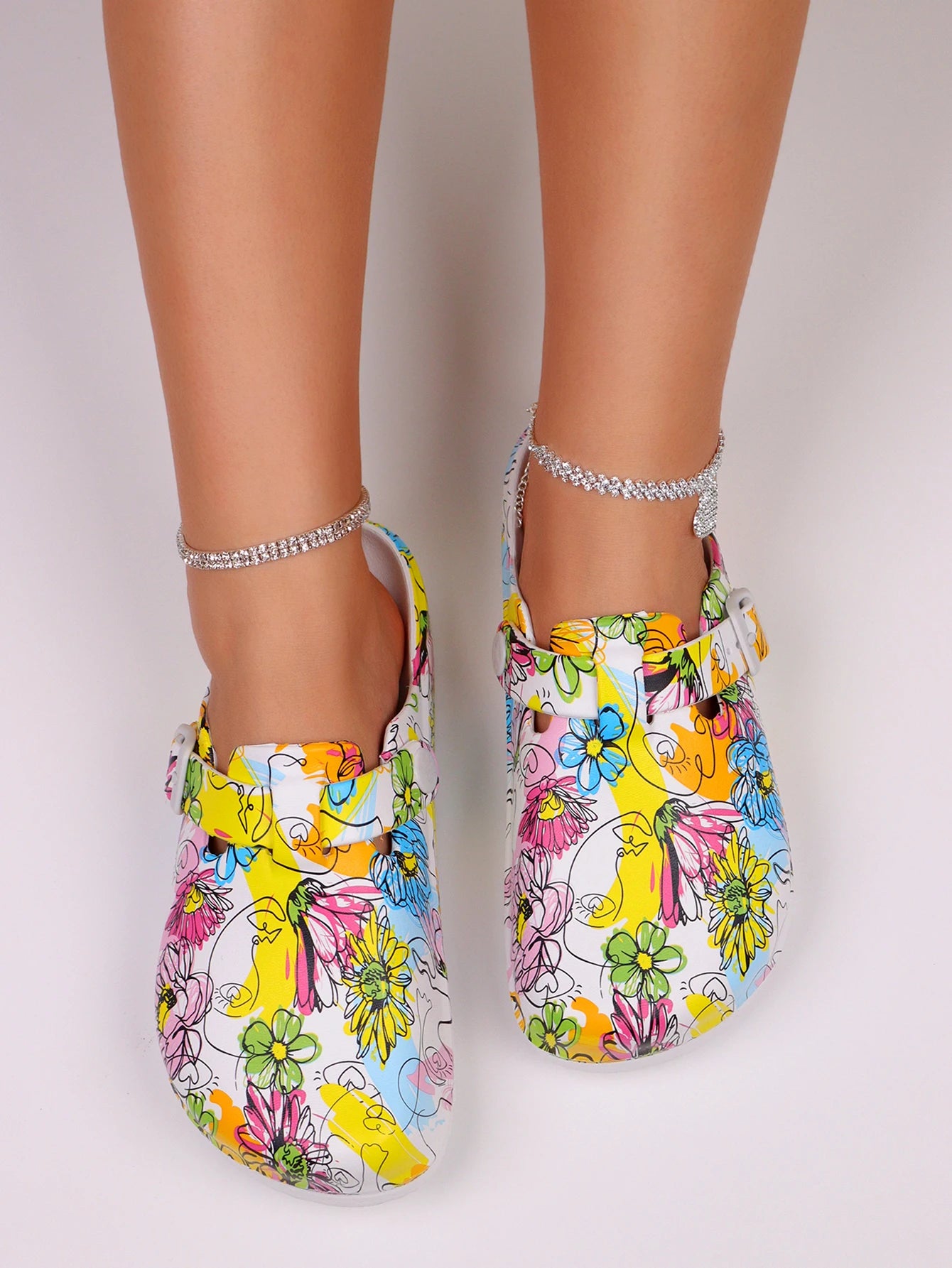 Women's Fashion Floral Print Clogs, Eva Summer Non-Slip Work Shoes, Lightweight Flat Soft Sole Adjustable Buckle Closed Toe Suitable for Beach Garden Autumn