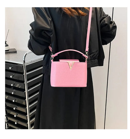 New Fashionable V Decor Shoulder Bag Trendy Ins Bucket Crossbody Handbag For Women
