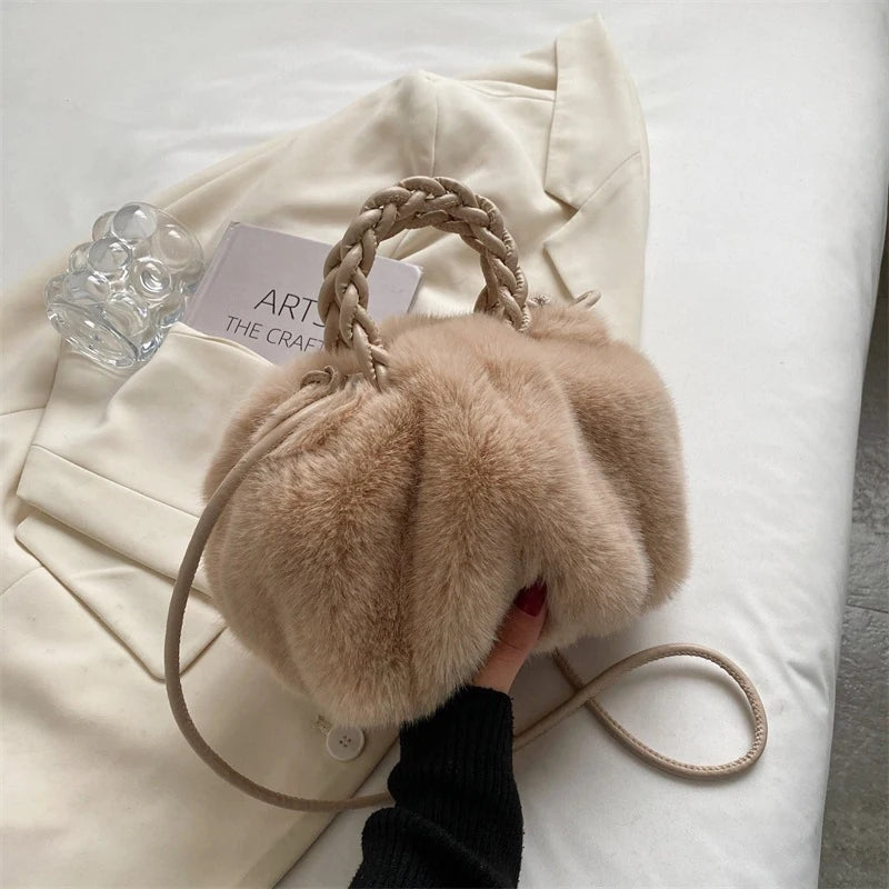 Autumn and Winter Plush Shoulder Crossbody Bag Women's Fashion Pleated Warm Faux Fur Hobos Bag Sweet Small Handbag