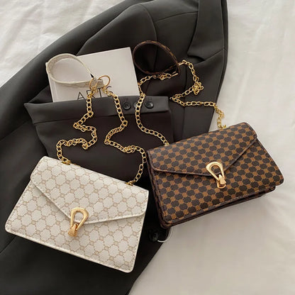 Women's Printed Crossbody Bag with Metal Lock - Fashion Shoulder Bag,Lightweight & Durable for Daily Use/Travel
