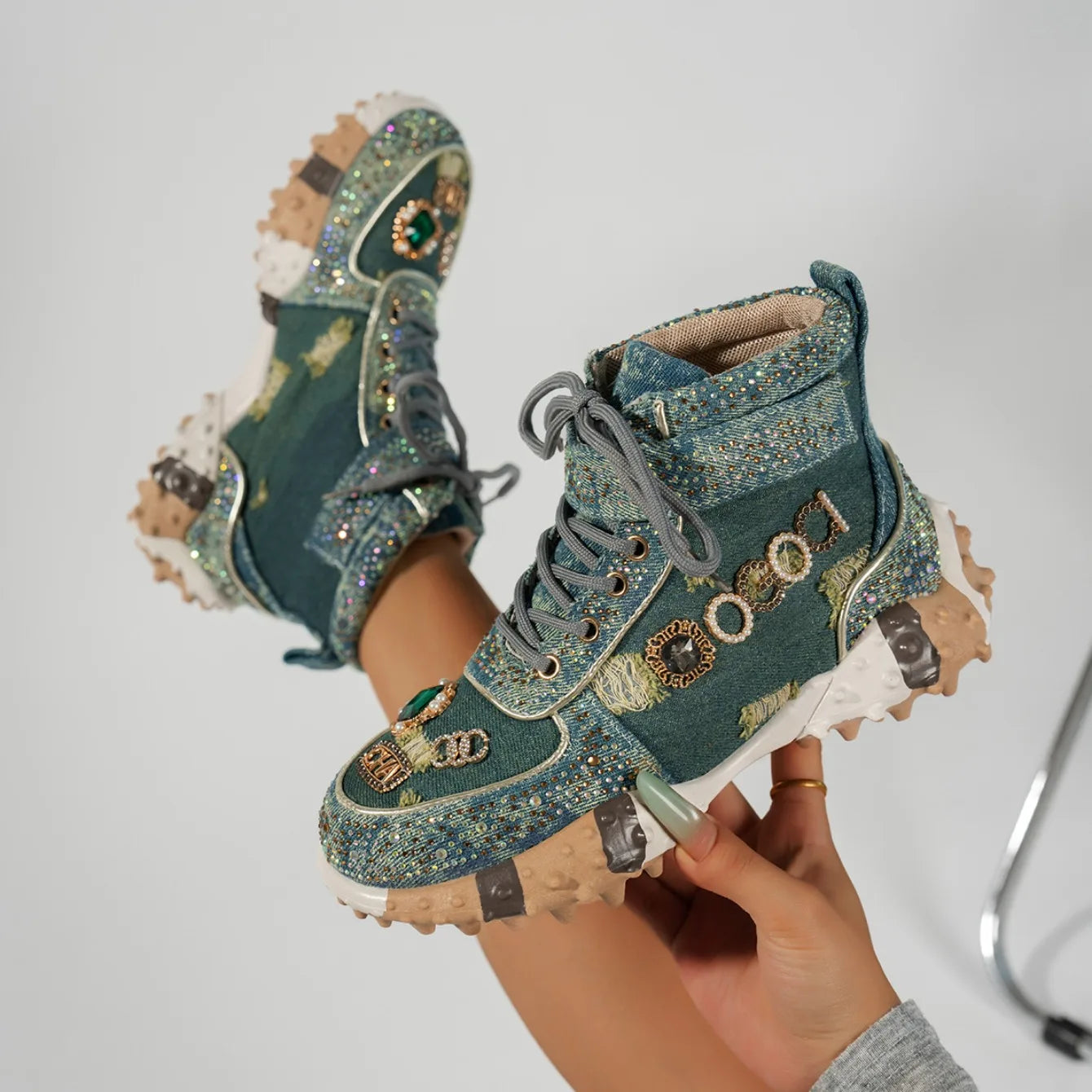 Luxury Rhinestone Casual Women's Sneakers High Top Thick Bottom Loafers 2026 Fashion Comfort Lace Up Women Shoes Tênis Feminino