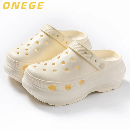 A Pair of Women's Fashionable Clogs, Women's Wear-Resistant and Comfortable Thick-Soled Beach Shoes, Outdoor Casual Trendy Women's Shoes