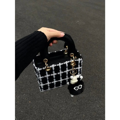 New advanced bag woolen cloth 2025 new niche design Crossbody bag online celebrity explosions Joker portable Diana handbag