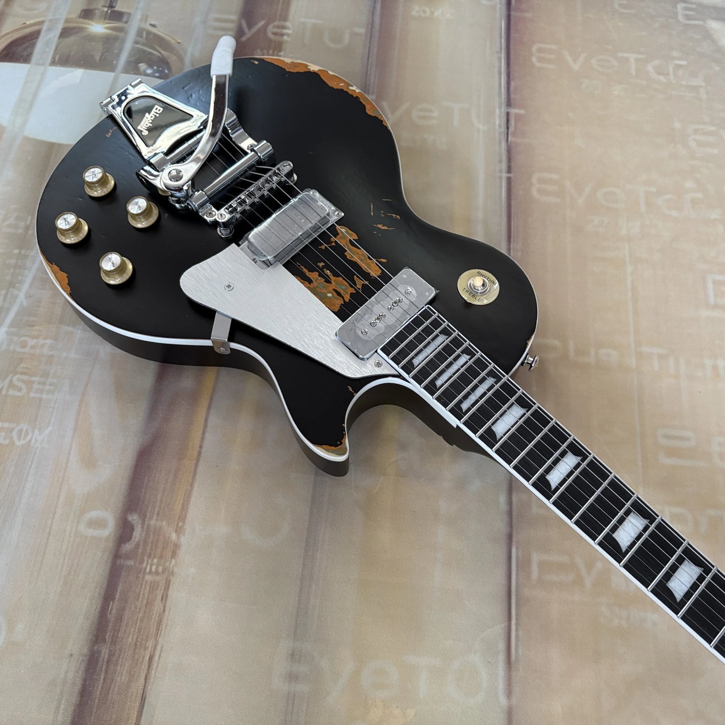 Handed relics - Electric guitar vibrato device P90 pickup - 22 frets - Rosewood body - Rosewood fingerboard