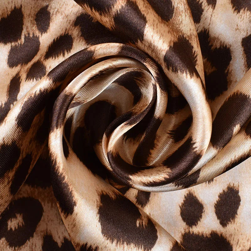 1PCS Women's Sexy Multicolor Leopard Print Woven Scarf Large Fashionable Headscarf for Travel Party Ladies Silk Square Scarf