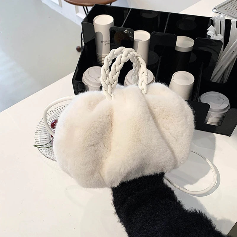 Autumn and Winter Plush Shoulder Crossbody Bag Women's Fashion Pleated Warm Faux Fur Hobos Bag Sweet Small Handbag