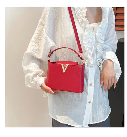 New Fashionable V Decor Shoulder Bag Trendy Ins Bucket Crossbody Handbag For Women