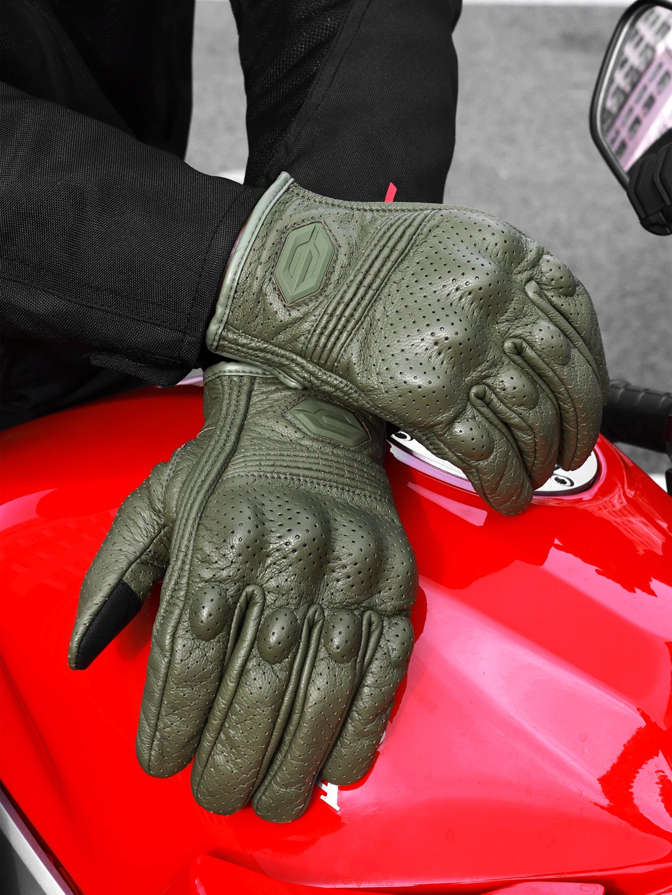 Vintage Leather Motorcycle Gloves Summer Breathable Unisex Biker Gloves With Anti-Slip Ventilation Design Motorbike Ride Glove